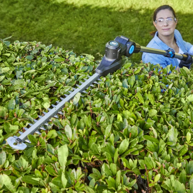 Mac Allister MPHT1845-Li 18V Cordless 450mm Pole hedge trimmer